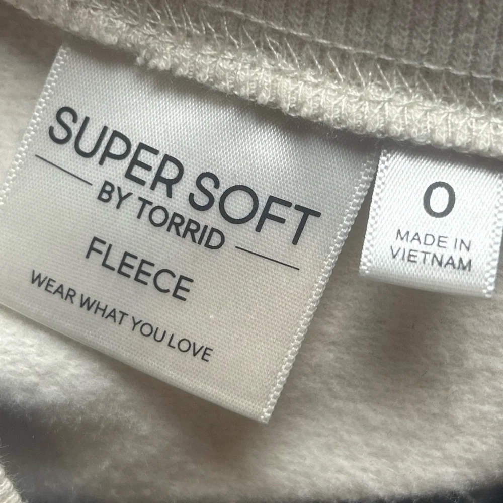 Torrid Relaxed Fit Super Soft Fleece Chevron Colorblock Sweatshirt Size 0 - Picture 6 of 6